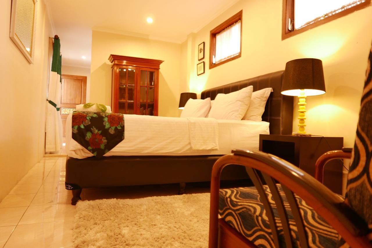 Ciwulan 36 Guest House Bandung Eksteriør bilde