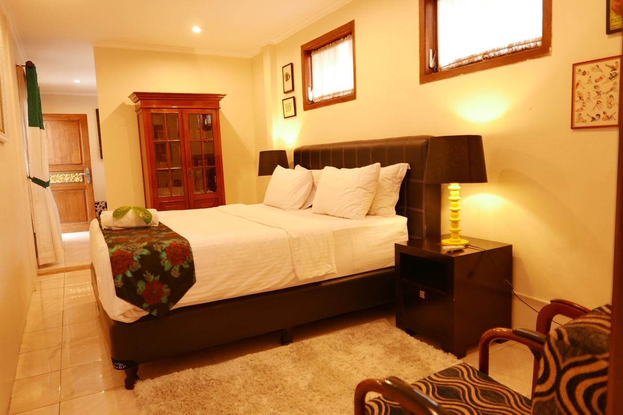 Ciwulan 36 Guest House Bandung Eksteriør bilde