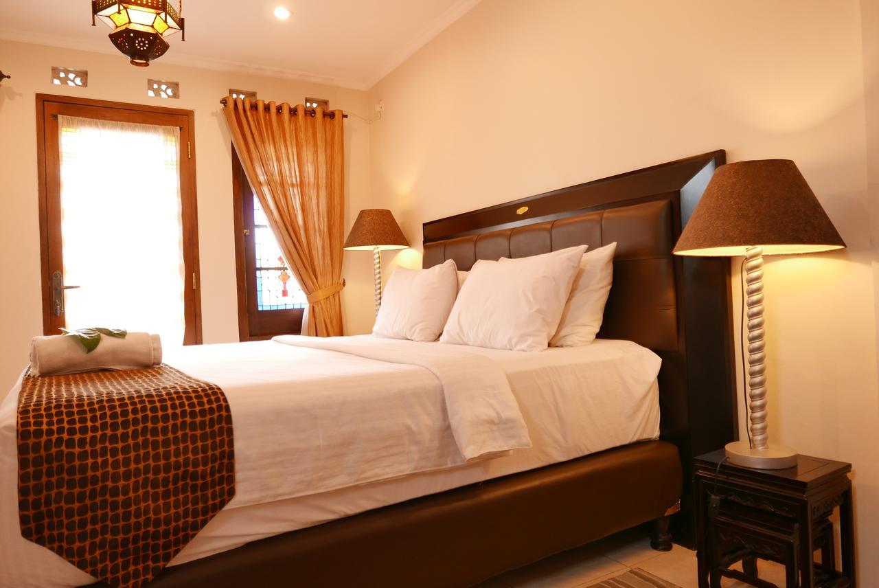 Ciwulan 36 Guest House Bandung Eksteriør bilde