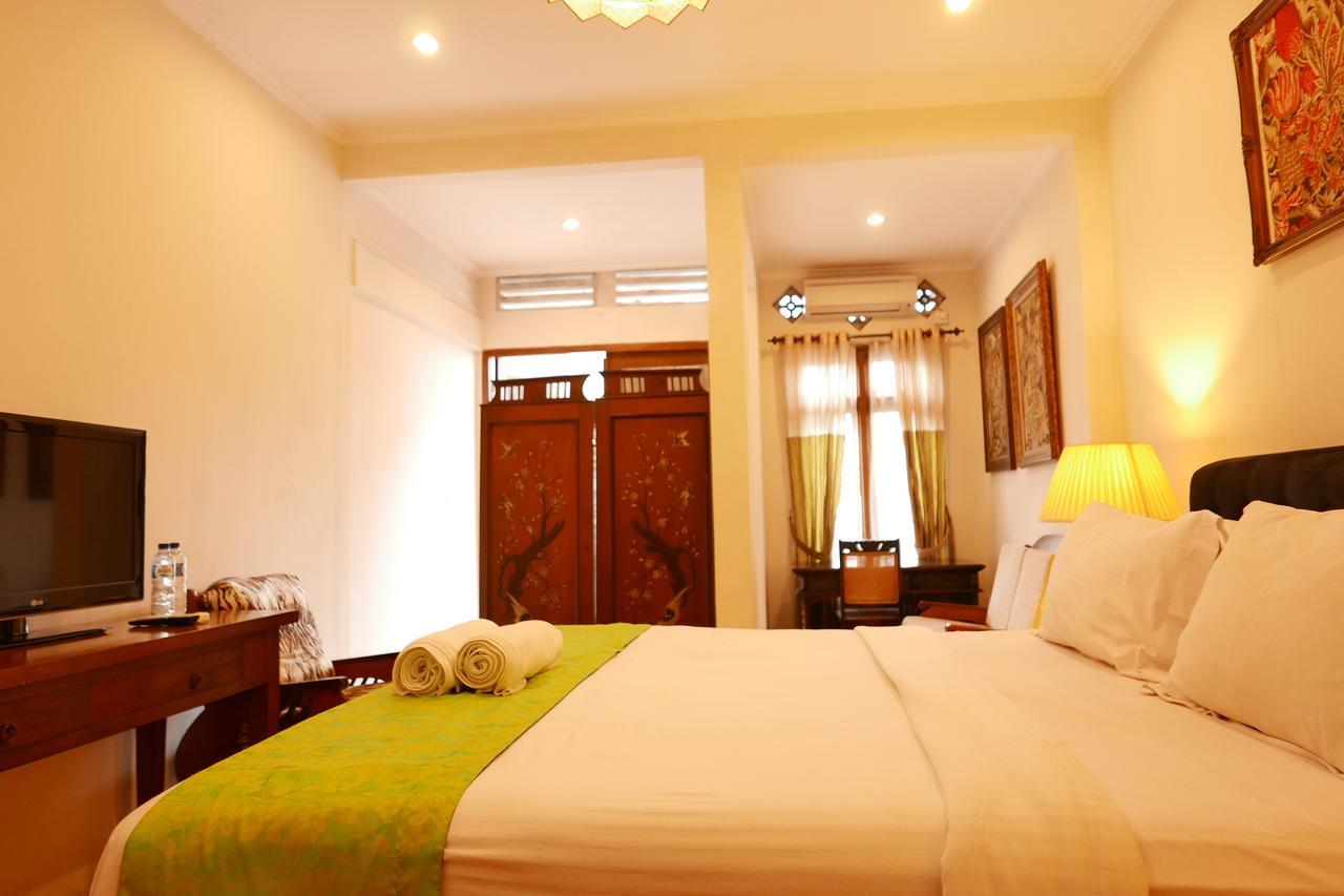 Ciwulan 36 Guest House Bandung Eksteriør bilde