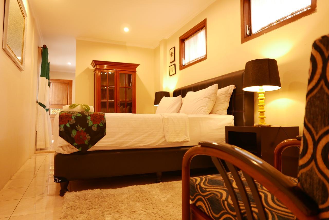 Ciwulan 36 Guest House Bandung Eksteriør bilde